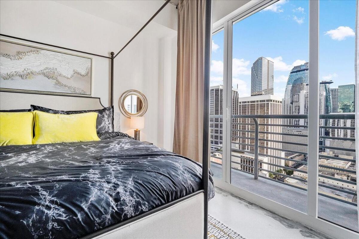 Lux Penthouse Loft - Free Parking - Bay Views